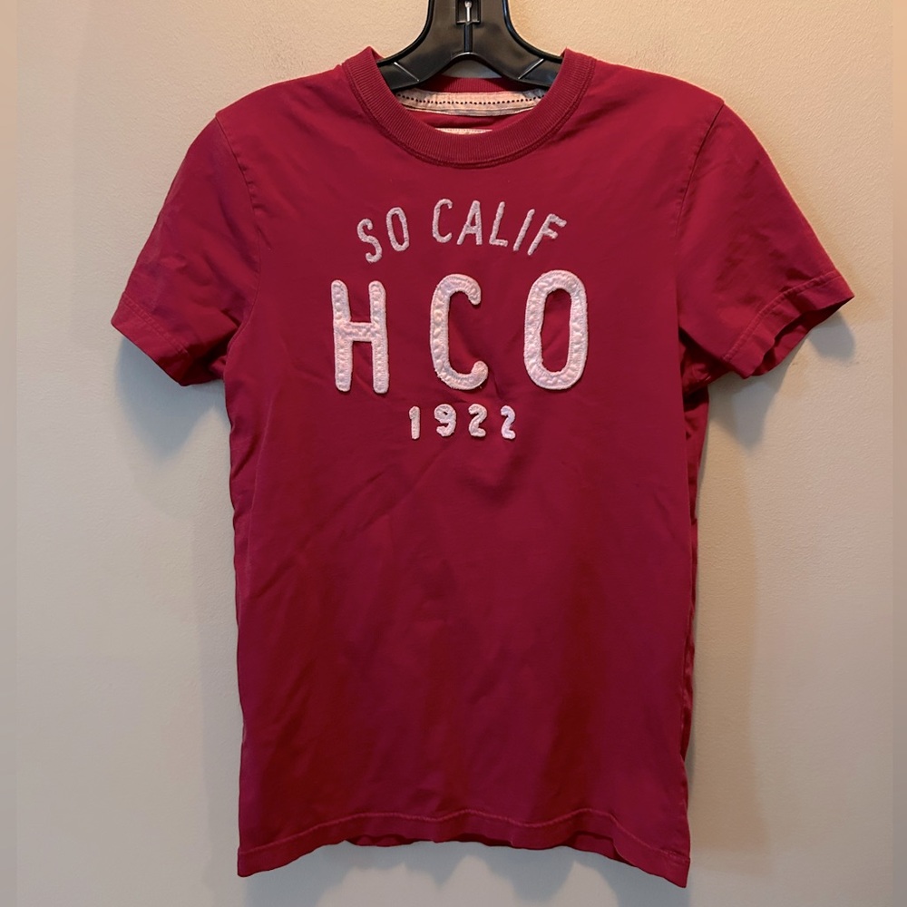 Hollister- Classic Tee - Small